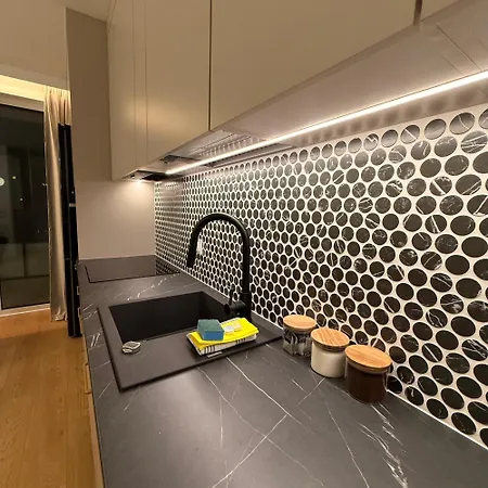 Forest Viii Aleje Jerozolimskie Apartment