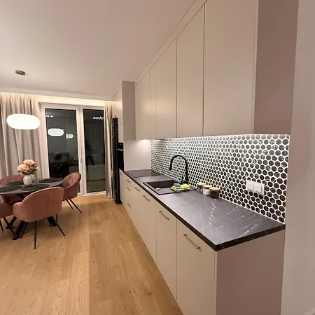 Forest Viii Aleje Jerozolimskie דירה