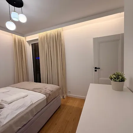 Forest Viii Aleje Jerozolimskie