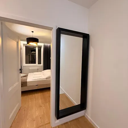 Forest Viii Aleje Jerozolimskie *