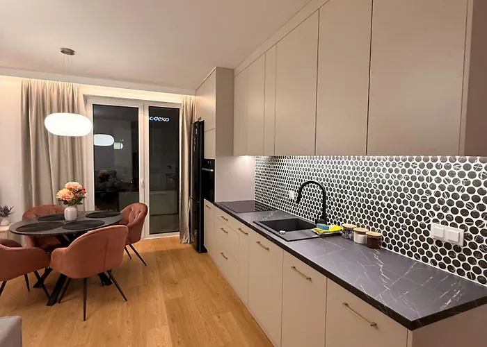 Forest Viii Aleje Jerozolimskie Apartment Warsaw