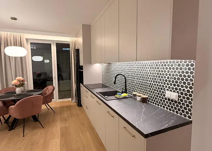 Forest Viii Aleje Jerozolimskie Apartment