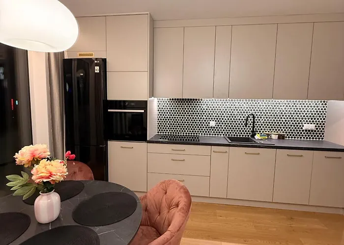 Forest Viii Aleje Jerozolimskie Apartment Warsaw