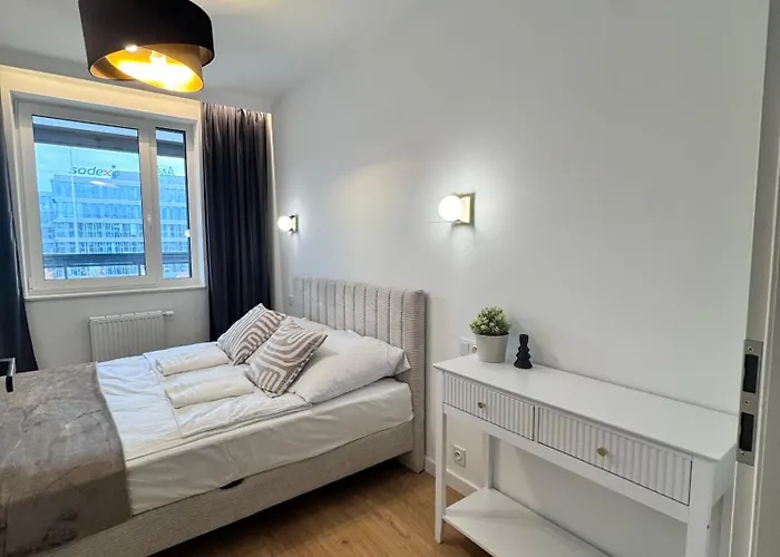 Forest Viii Aleje Jerozolimskie