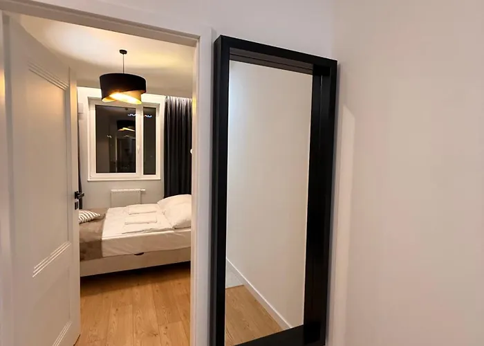 Forest Viii Aleje Jerozolimskie *