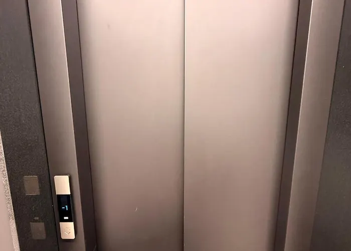 Forest Viii Aleje Jerozolimskie *