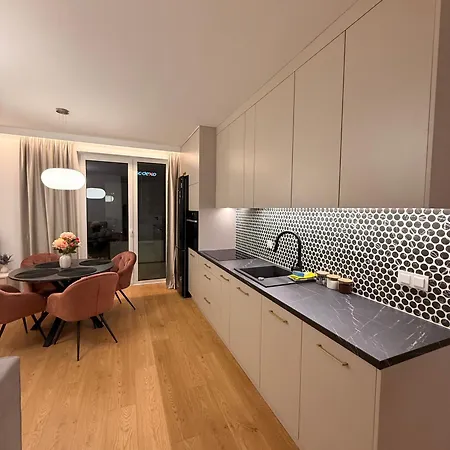 Forest Viii Aleje Jerozolimskie 아파트 바르샤바