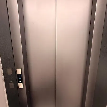 Forest Viii Aleje Jerozolimskie *